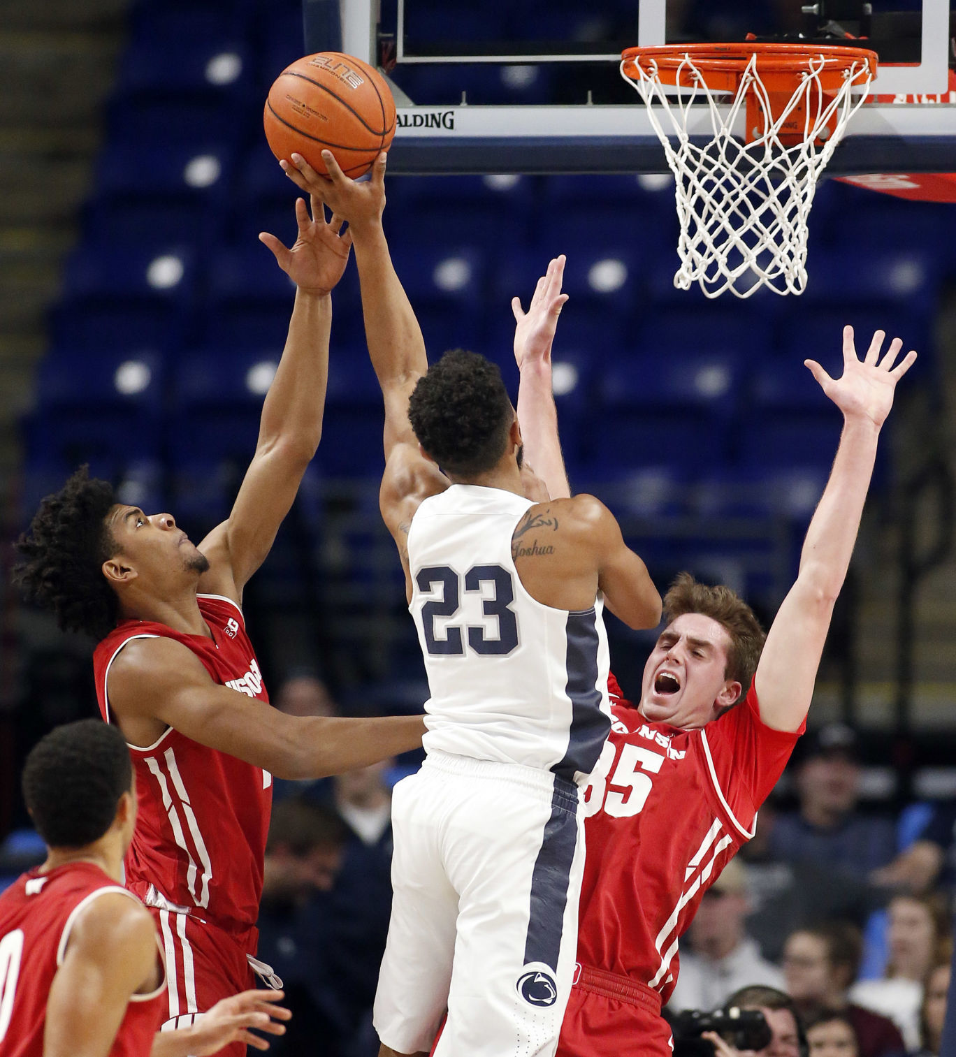 Badgers 71, Nittany Lions 52